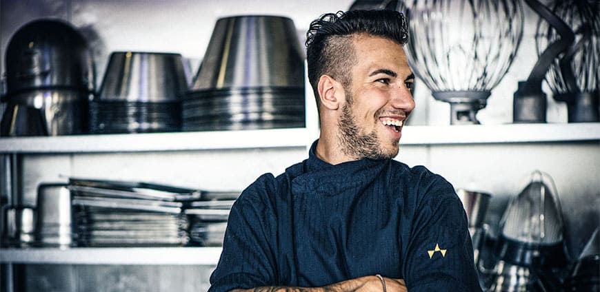 cmyk1_DEBEAND_People_hi-_4_-als-Smartobjekt-1-slider