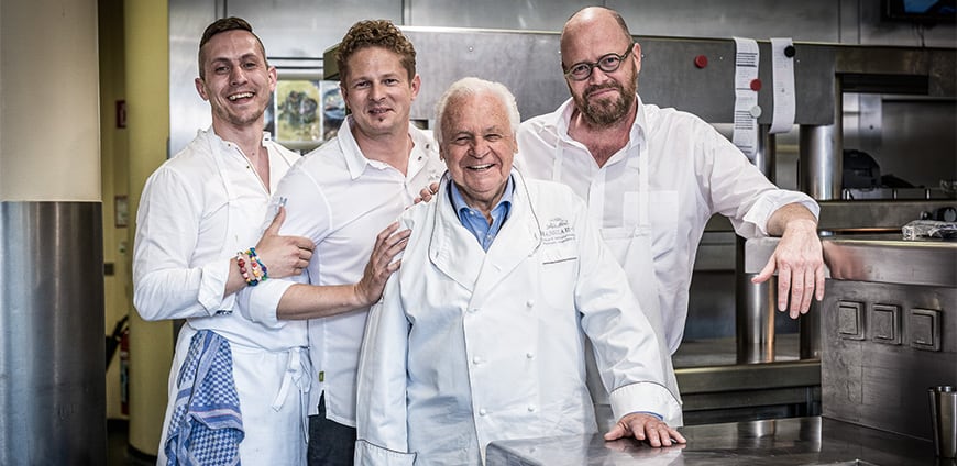 RP237-hangar-slider5