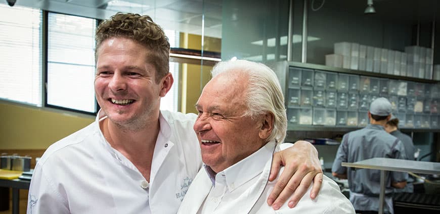 rp236-hangar7-slider3