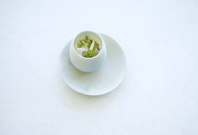 JamesBaron_BrennesselSuppe-©-Krone-La-Punt-Sylvan-Müller-scaled-e1658308749776