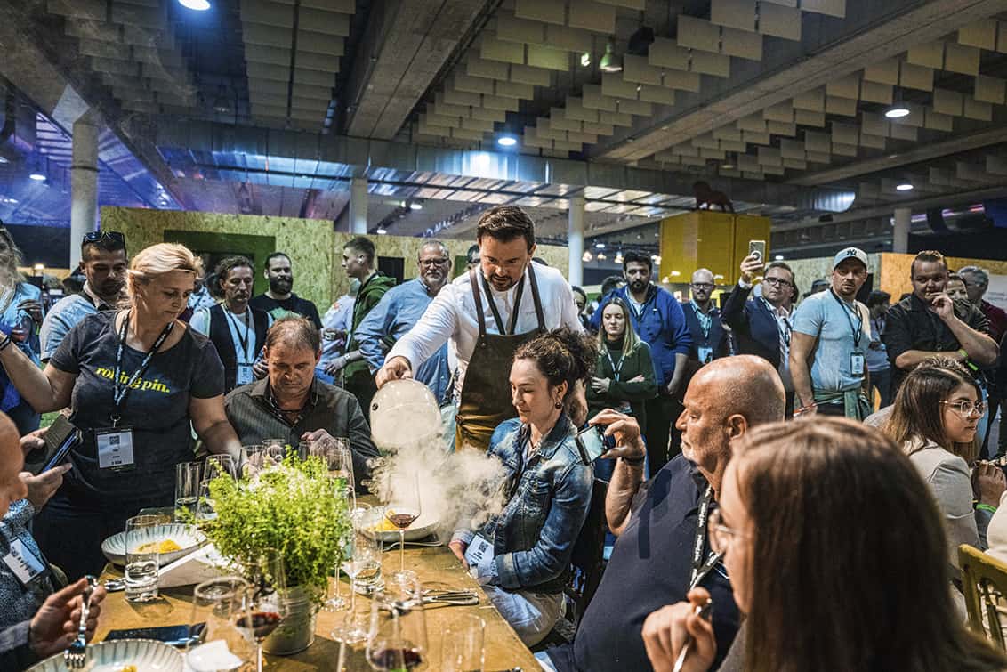 ROLLING PIN.CONVENTION