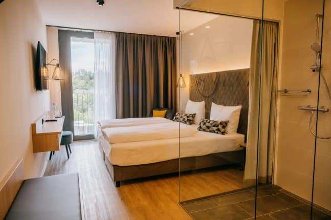 LOOM_Hotel_Zimmer_1-scaled-e1663578777211