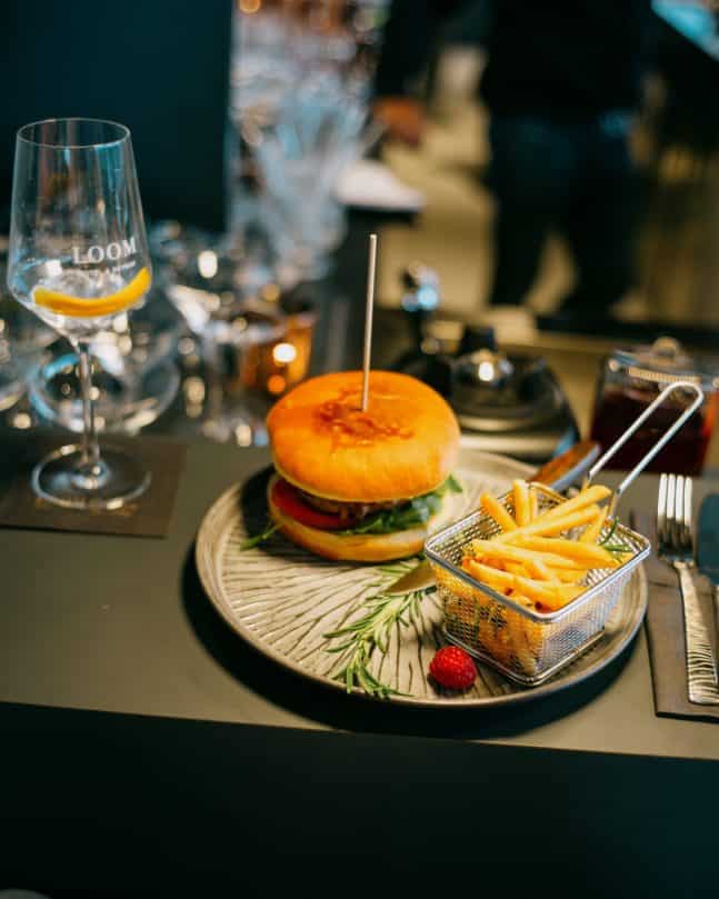 LOOM_Skybar_Burger_Essen-scaled-e1663578792169
