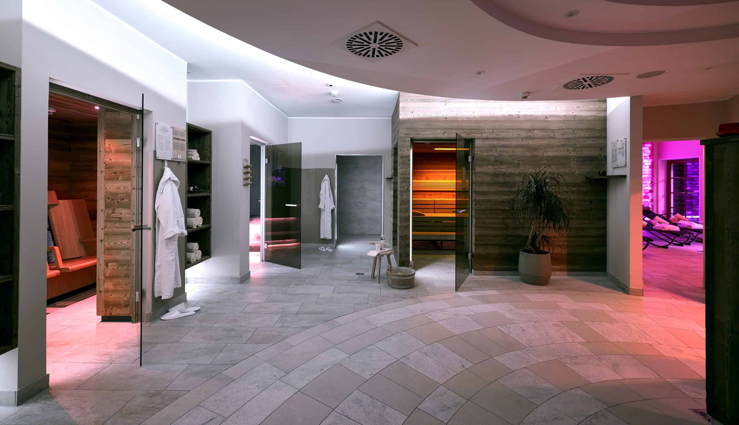 wellness_089-panorama-5000x3000px_52450530223_o-scaled