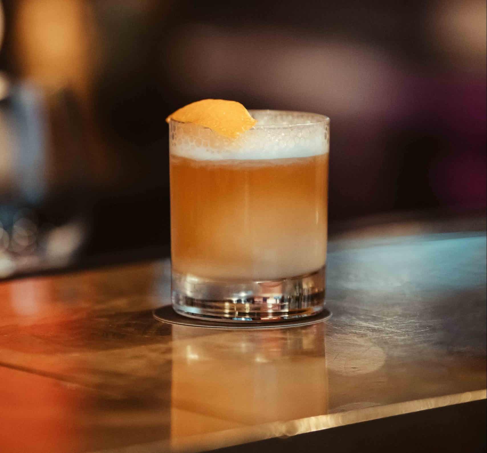 25hours_ZHL_Cinchona-Bar_Nomaretto-Sour-Highball-scaled-e1673874444569