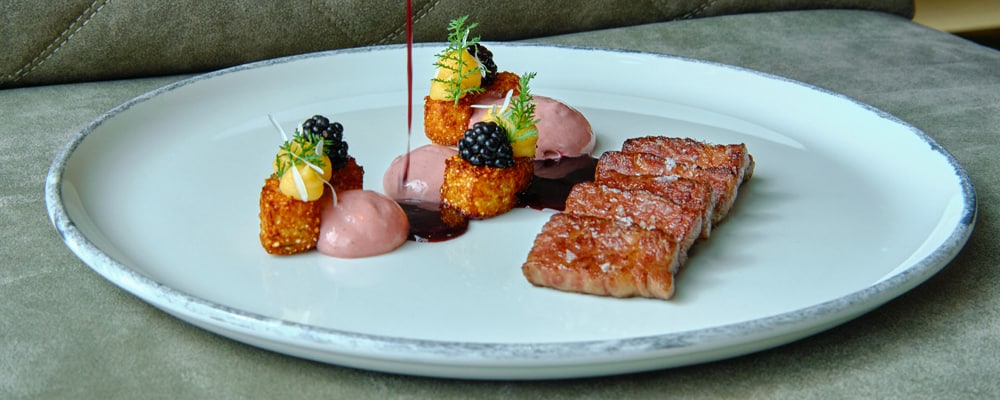 732_Hauptgang2_F1-Chuck-Flap_Salzart_Brombeer_Rutabaga