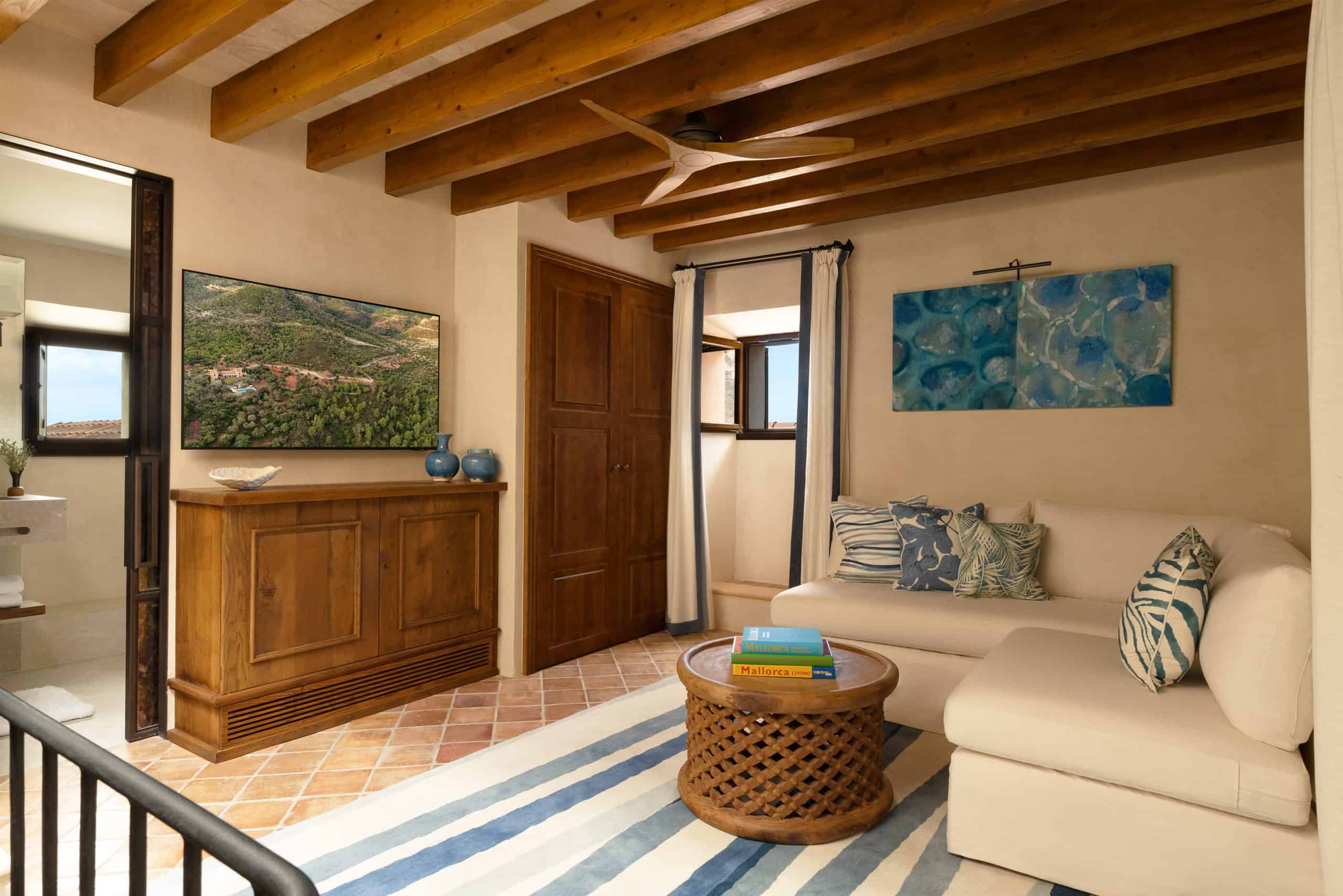 Son-Bunyola-Hotel-Tower-Suite-19-Lounge-scaled