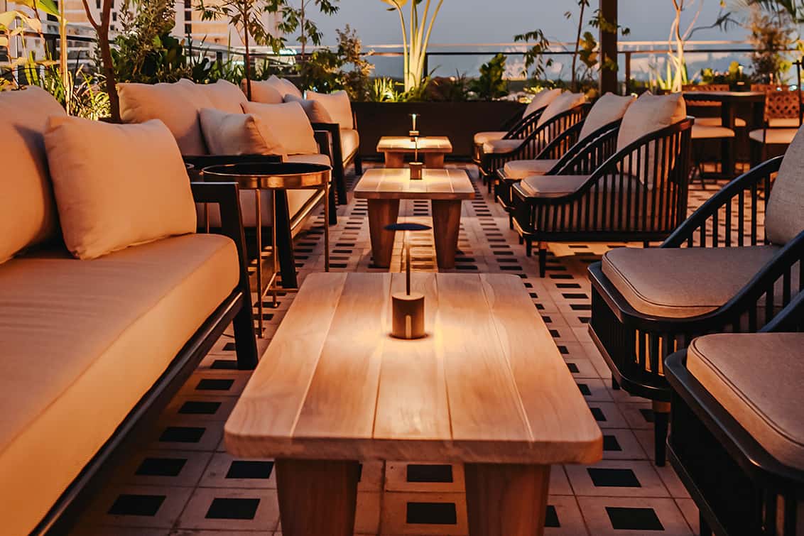 rp280-cs-rooftop-bar-5