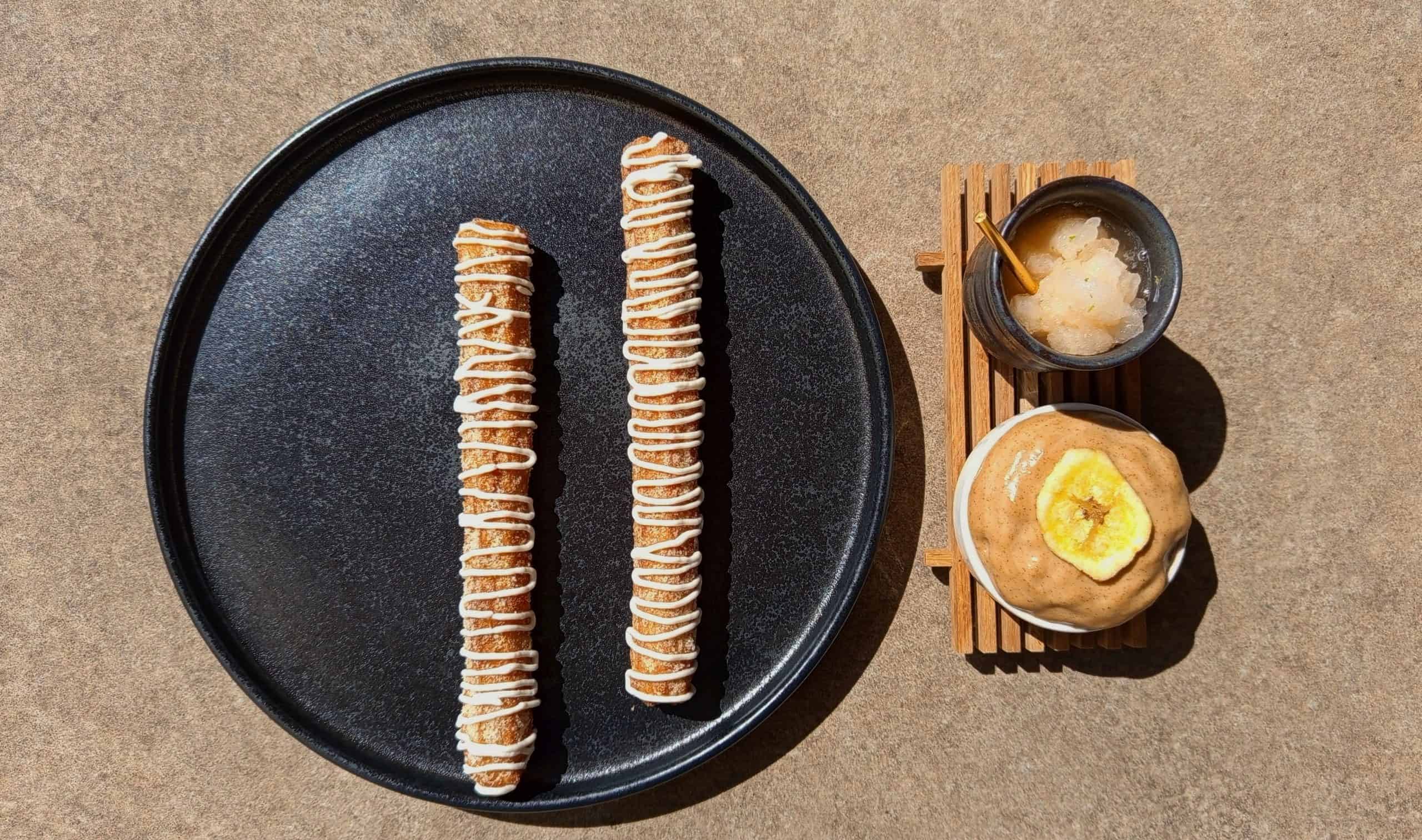 WALLER-CHURRO-BANANE-MISO-POMELO-GRANITA-FRISCH-KASE-CREAM-scaled