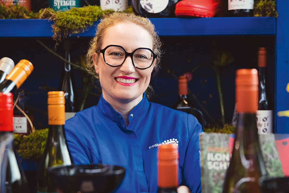 rp287-pr-freakstotable-8