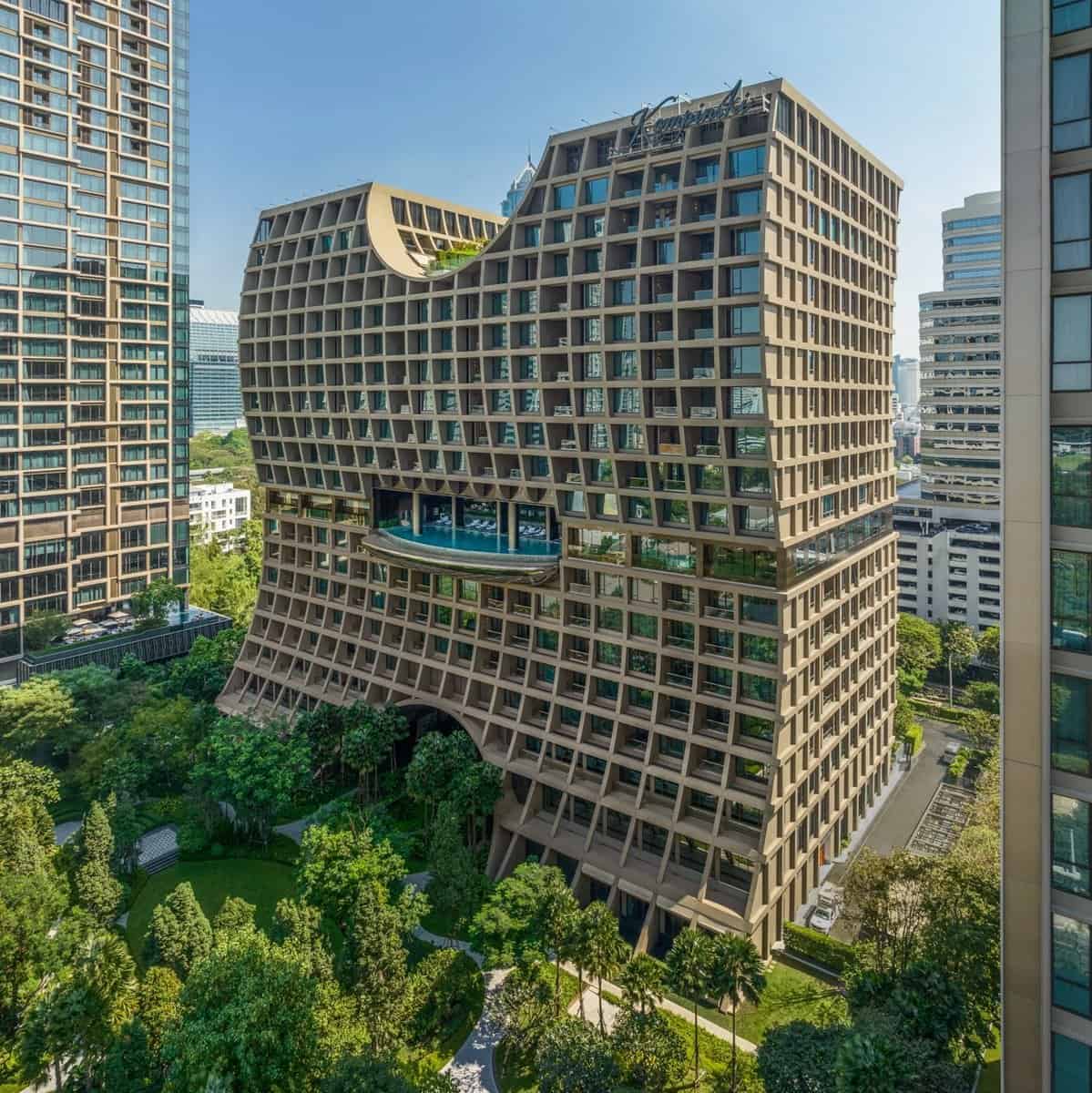 02-Sindhorn-Kempinski-Building-shot