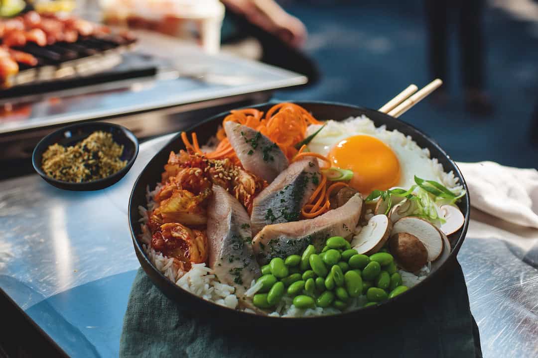 Station-4_Suedkorea_Matjes-Bibimbap_c-Friesenkrone