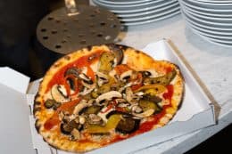 6_Pizza-VEGETARIANA_Grazie-Roma_cFlorian-Weitzer-Hotels-Restaurants-260x173