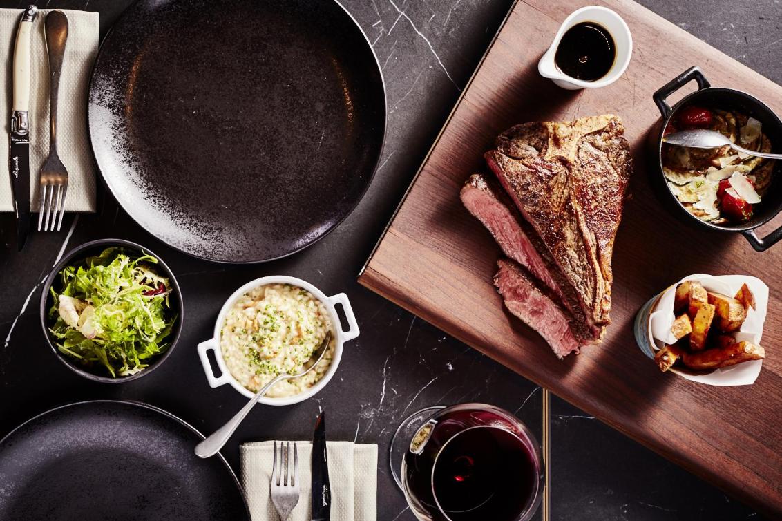 Barkeeper bei Restaurant Apron in Wien Rolling Pin