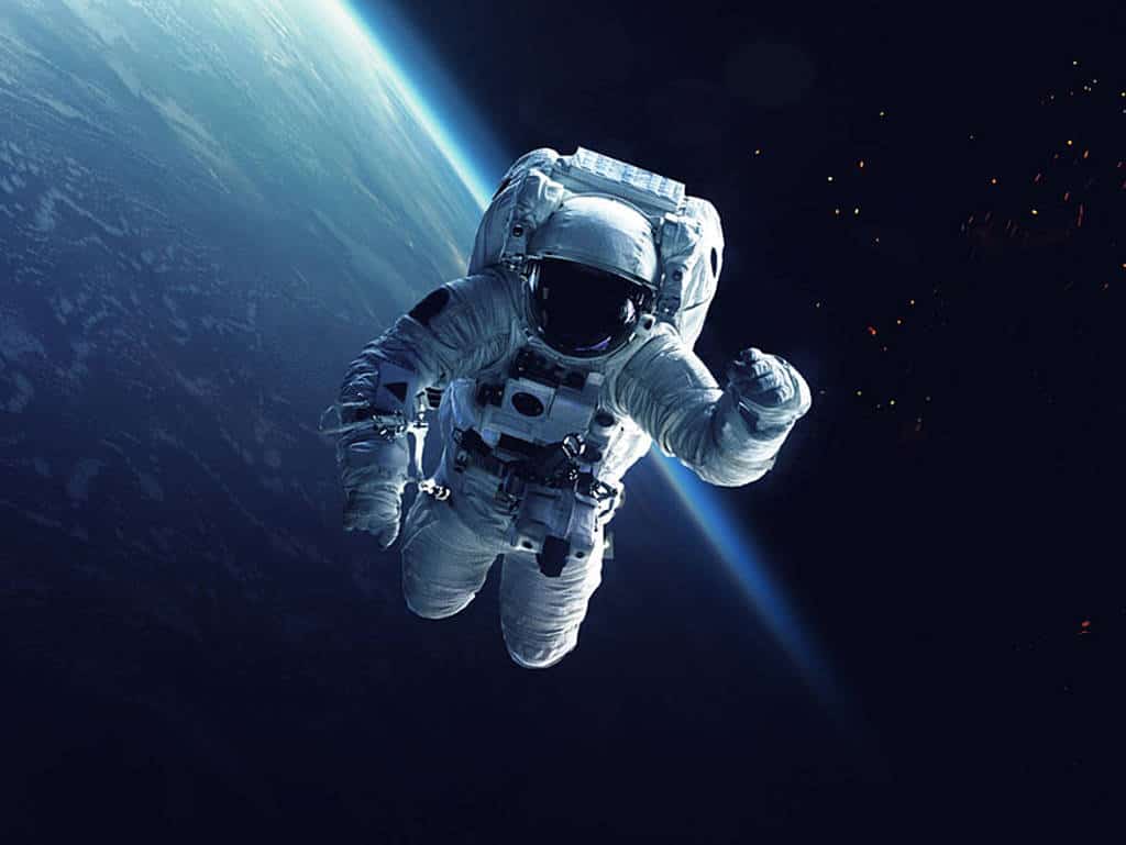 csm_Astronaut-Header_c979bb7bef