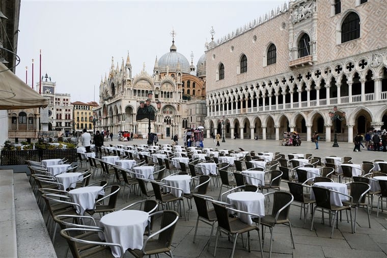 corona-venedig-italien-restaurant-leer