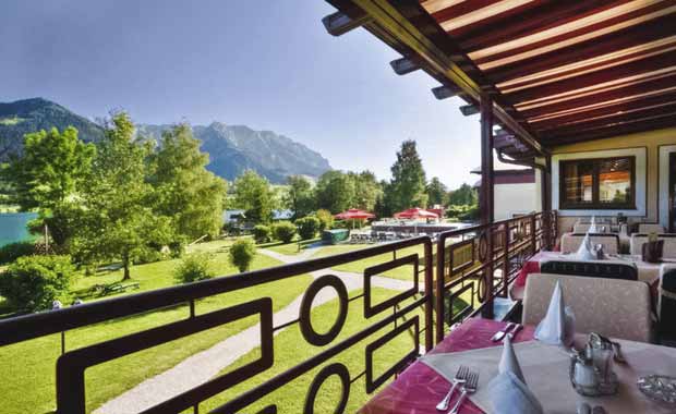 hotel-angebot-25-oesterreich-tirol-ferienclub-bellevue-am-see-terrasse-garten