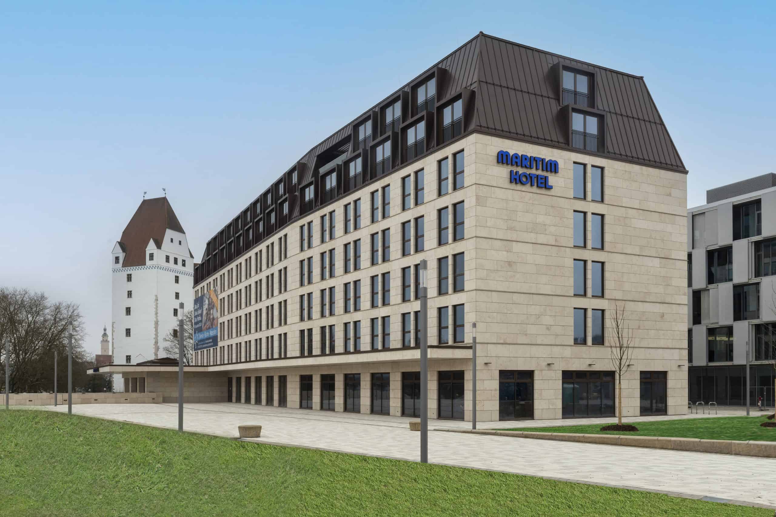 Maritim-Hotel-Ingolstadt-Aussenansicht-scaled