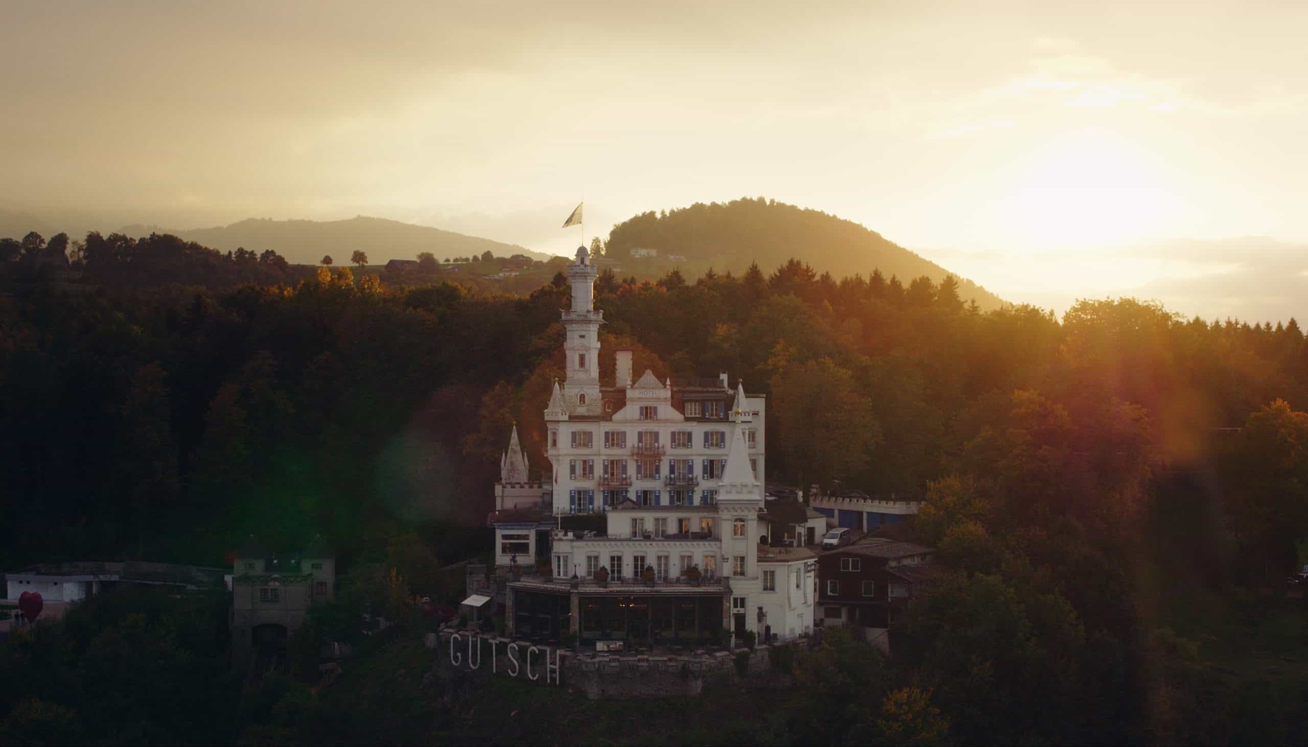 Chateau-Gütsch_Drohnenaufnahme-scaled