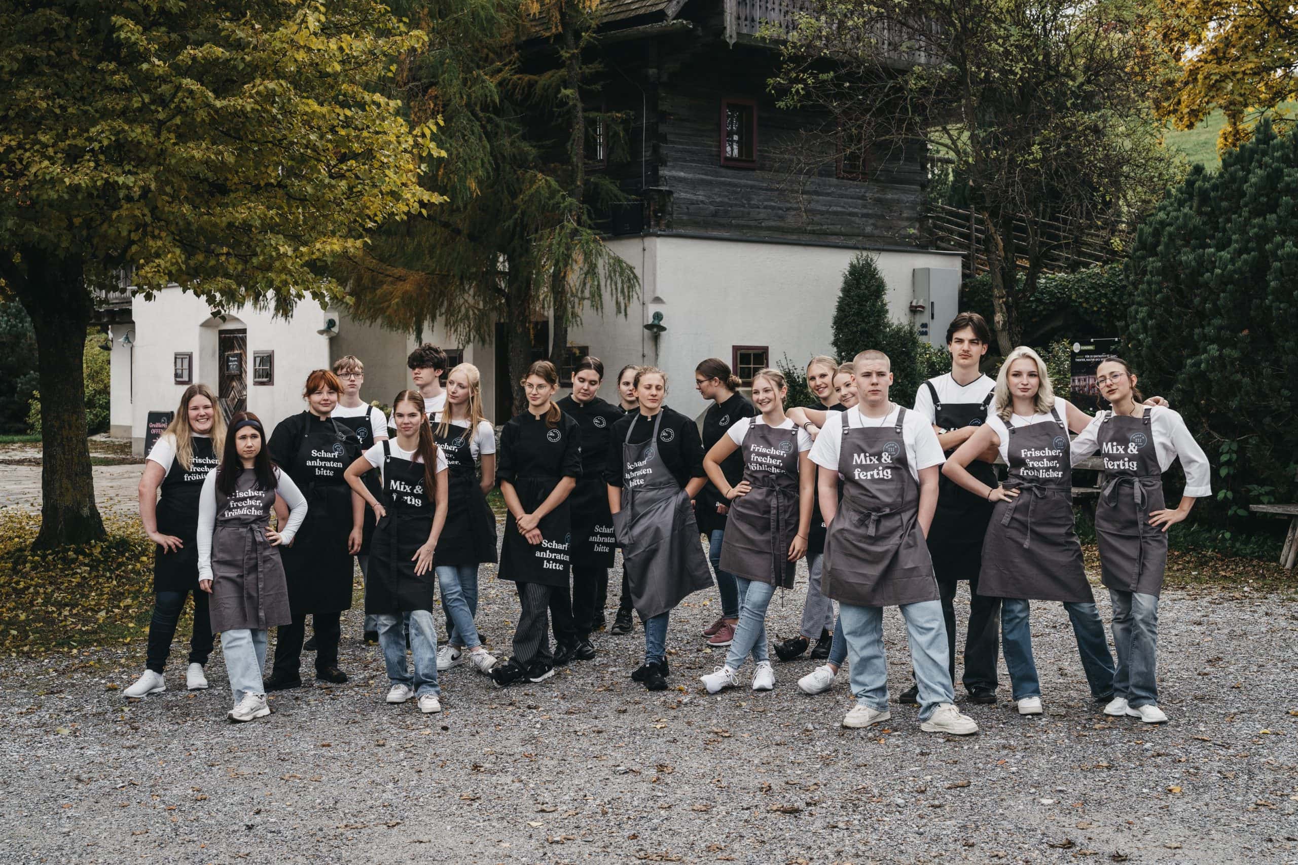 Lehrlinge betreiben Restaurant