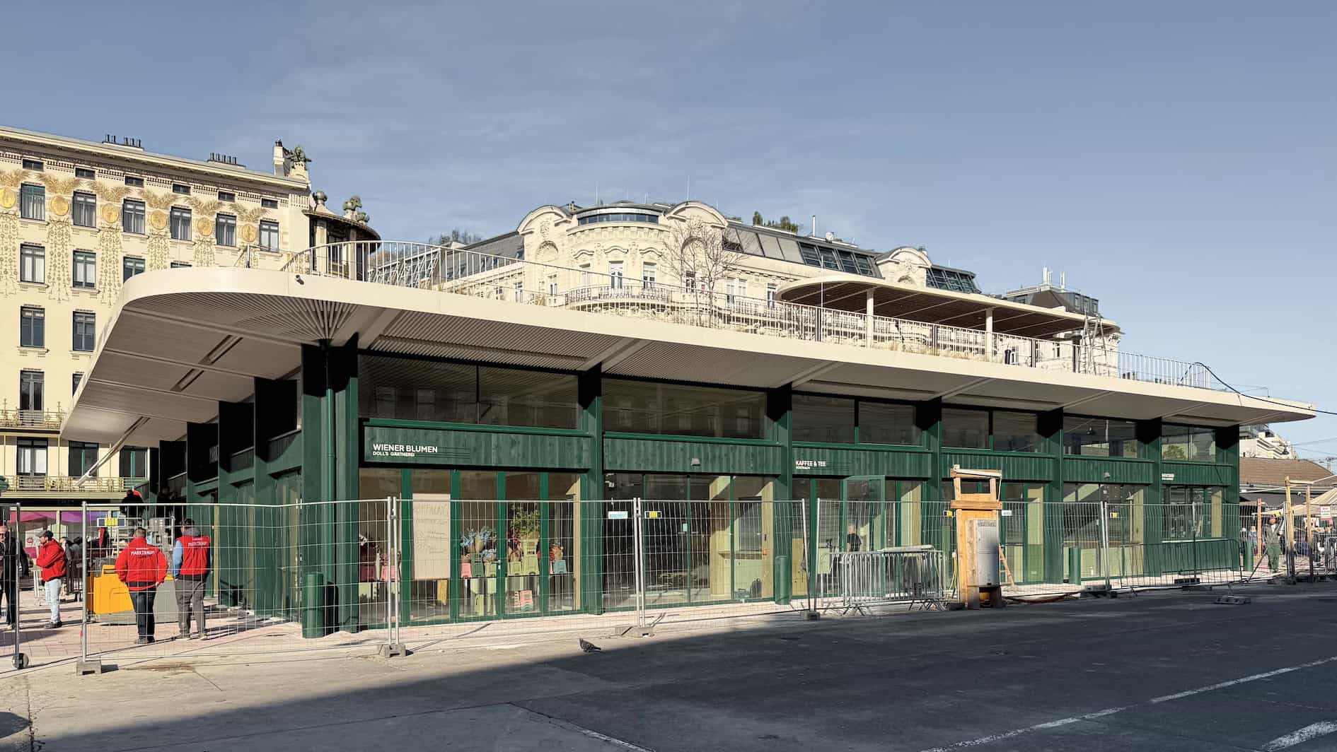 Die Naschmarkthalle in der finalen Bauphase