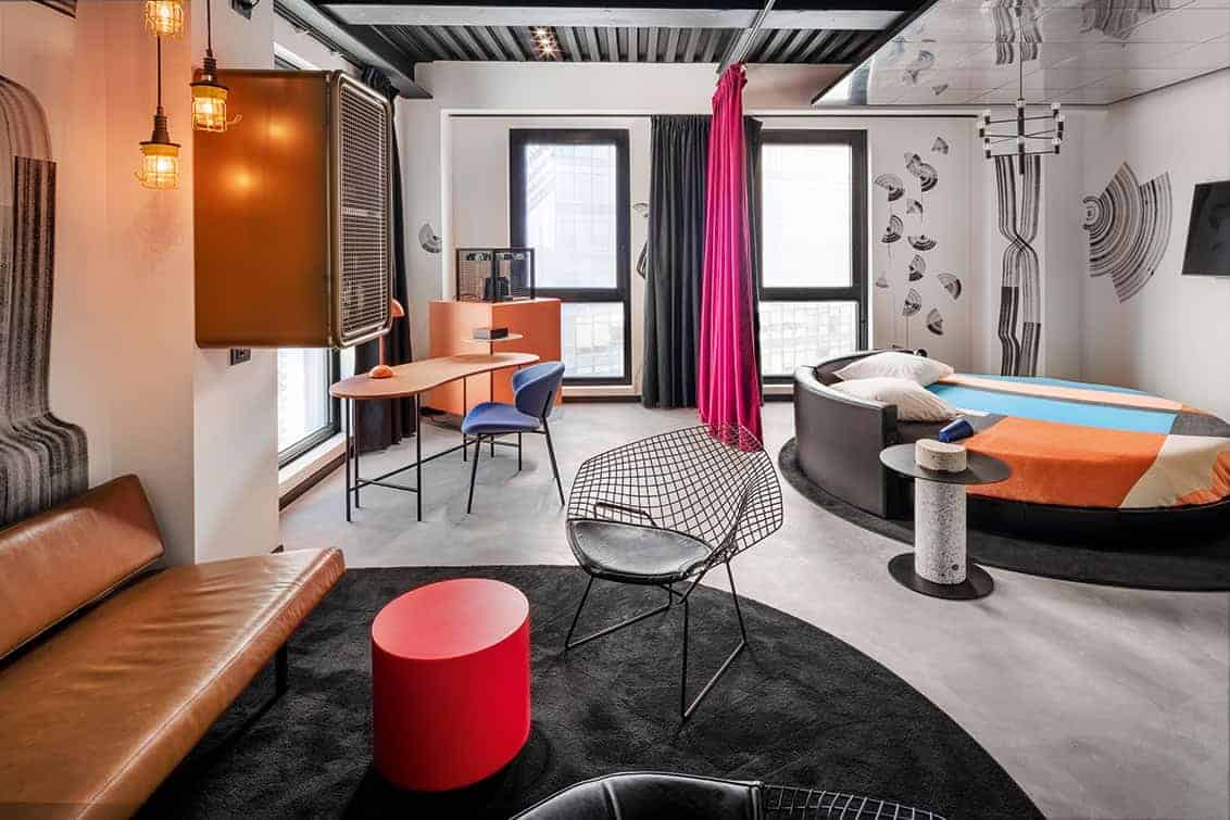 rp289-hip-social-hub-2