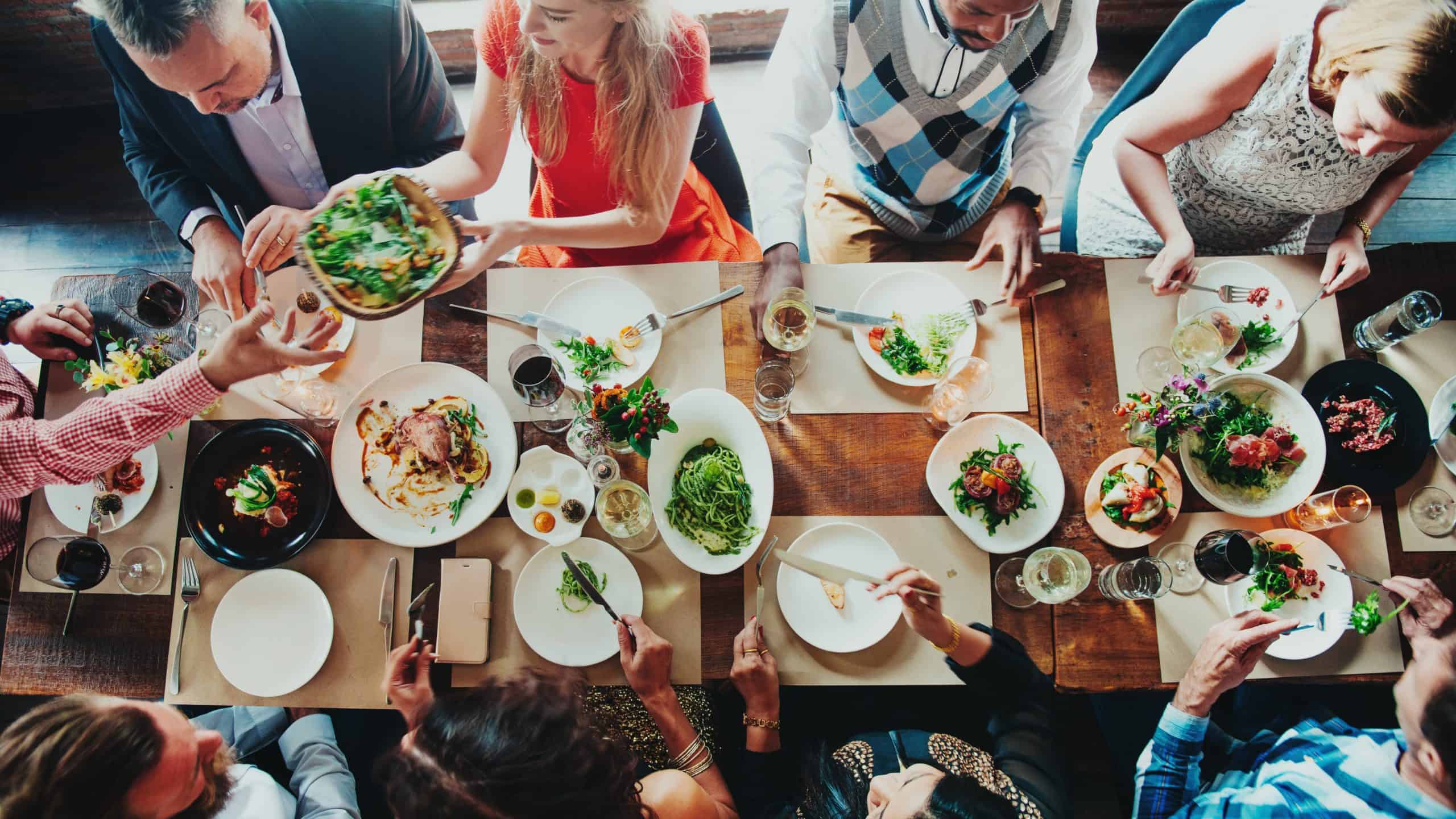 Communal Dining ist ein absoluter Trend der Gen Z