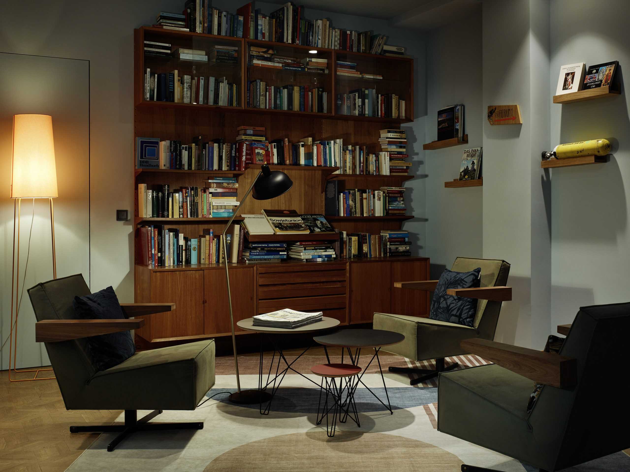 Die Bibliothek im The Trip steht unter dem Motto verlorener, nicht mehr existierender Länder | Foto: Stephan Lemke