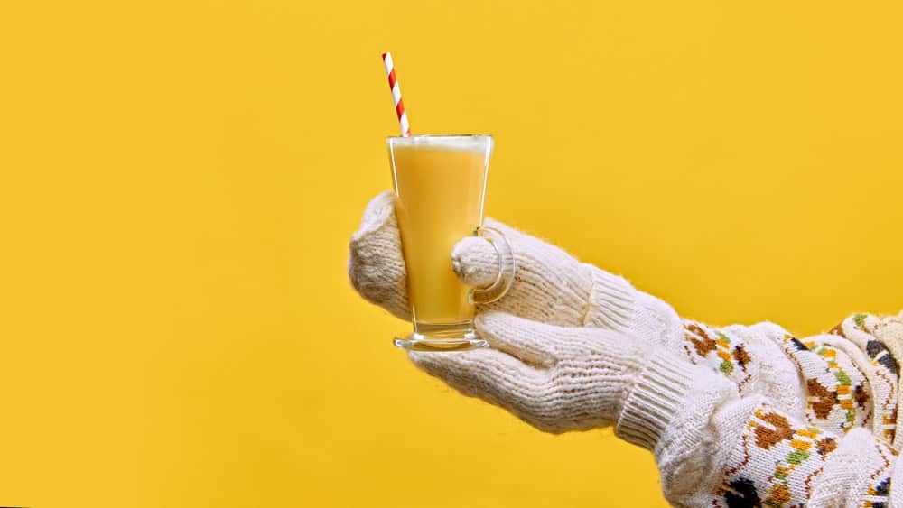 Eierpunsch_shutterstock_2550125395