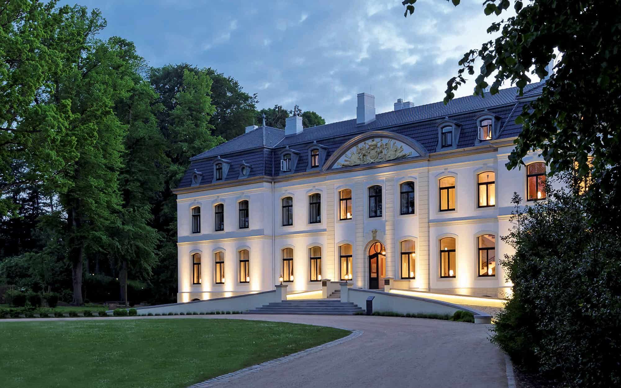 Weissenhaus-Private-Nature-Luxury-Resort_Aussenansicht_©Klaus-Lorke